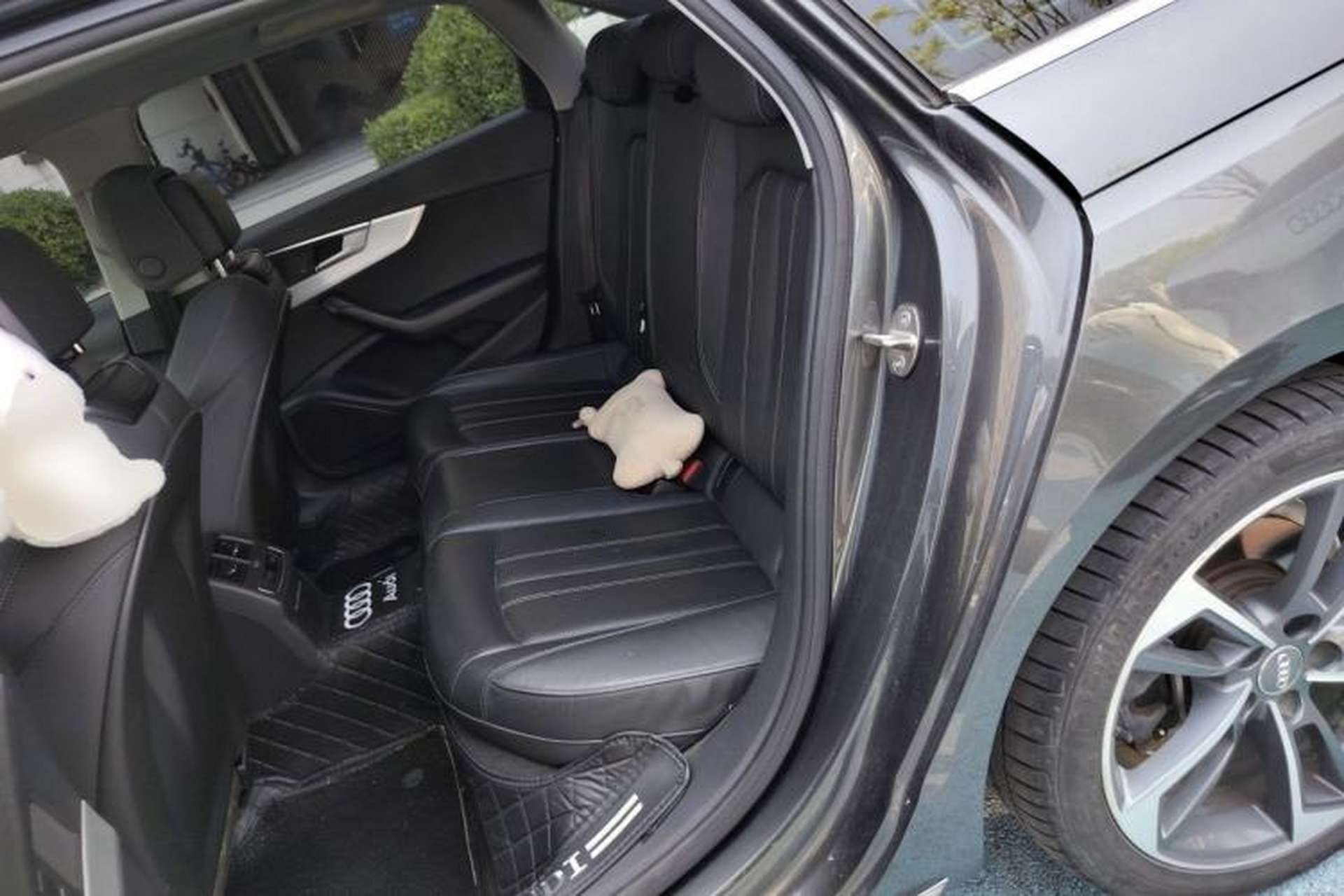 Used Audi A4L 2020 40 TFSI Fashion Dynamic Model Left Rear Seat