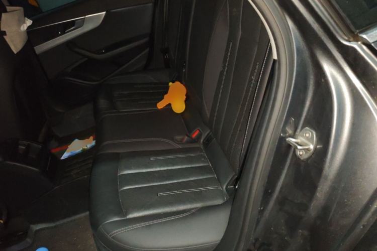 Used Audi A4L 2020 40 TFSI Fashionable and Elegant Model Left Rear Seat