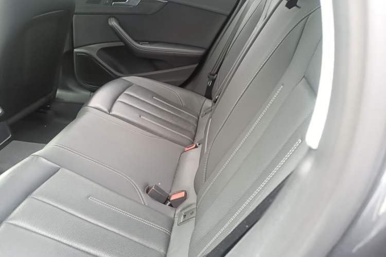 Used Audi A4L 2020 40 TFSI Fashionable and Elegant Model Left Rear Seat