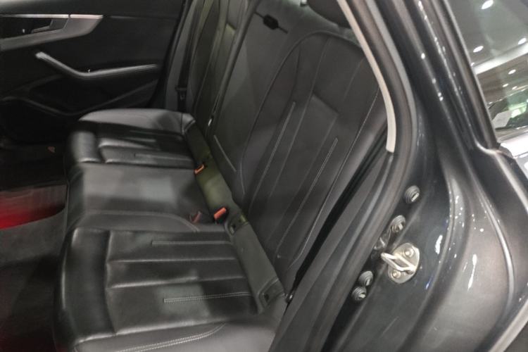 Used Audi A4L 2020 40 TFSI Fashionable and Elegant Model Left Rear Seat