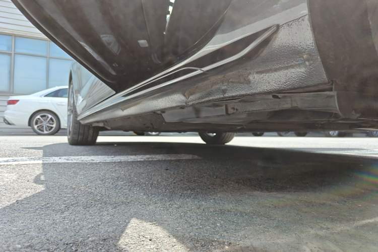 Used Audi A4L 2020 40 TFSI quattro Luxury Dynamic Model Left Side Sill