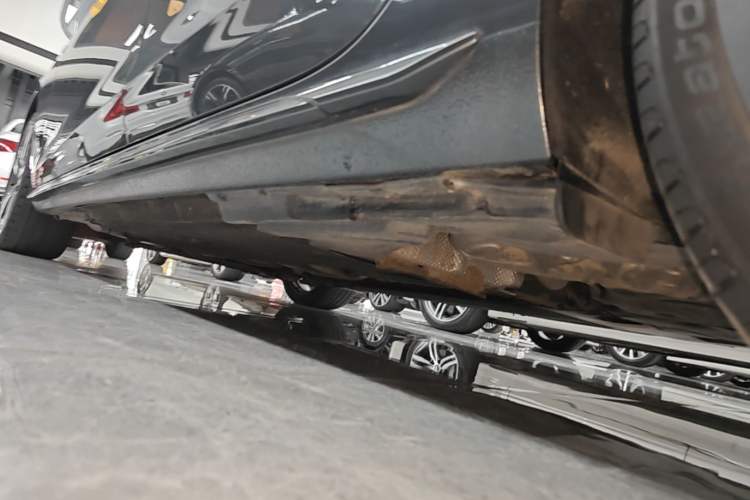 Used Audi A4L 2020 40 TFSI Luxury Dynamic Model Left Side Sill