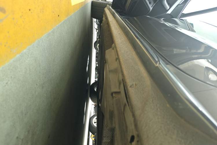 Used Audi A4L 2020 40 TFSI Fashionable and Elegant Model Left Side Sill