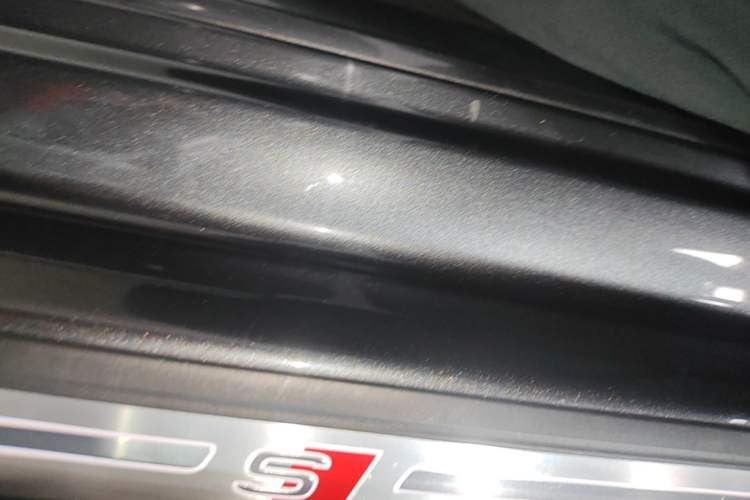 Used Audi A4L 2020 40 TFSI Luxury Dynamic Model Left Side Sill