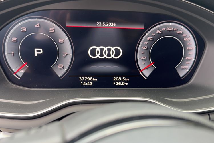 Used Audi A4L 2020 40 TFSI Fashion Dynamic Model Odometer Close Up