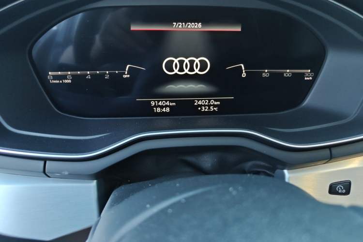 Used Audi A4L 2020 40 TFSI Fashion Dynamic Model Odometer Close Up