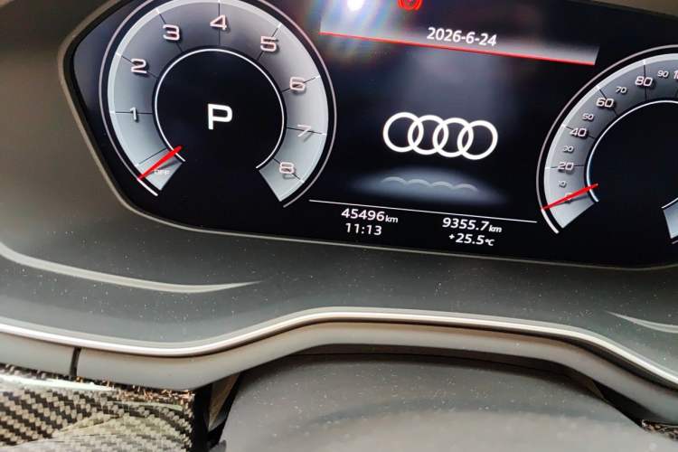 Used Audi A4L 2020 40 TFSI Fashion Dynamic Model Odometer Close Up