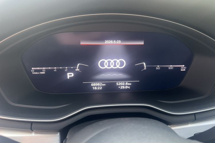 Used Audi A4L 2020 40 TFSI Fashion Dynamic Model Odometer Close Up
