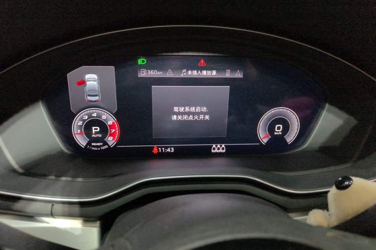 Used Audi A4L 2020 40 TFSI Luxury Dynamic Model Odometer Close Up