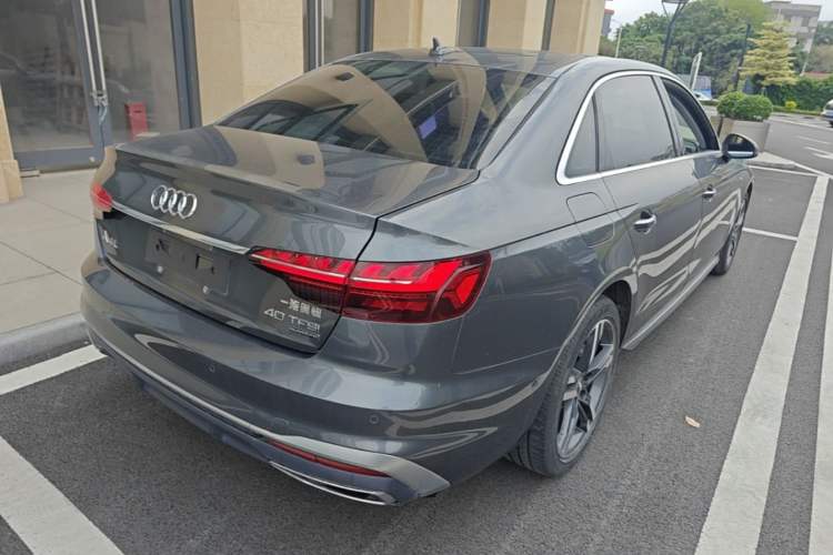 Used Audi A4L 2020 40 TFSI quattro Luxury Dynamic Model Rear Right 45 Deg