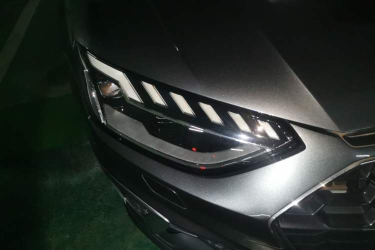 Used Audi A4L 2020 40 TFSI Fashion Dynamic Model Right Front Headlight
