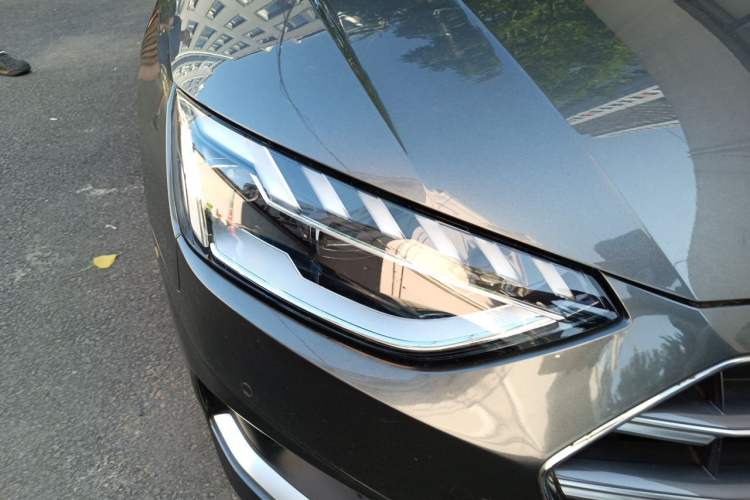 Used Audi A4L 2020 40 TFSI Fashionable and Elegant Model Right Front Headlight