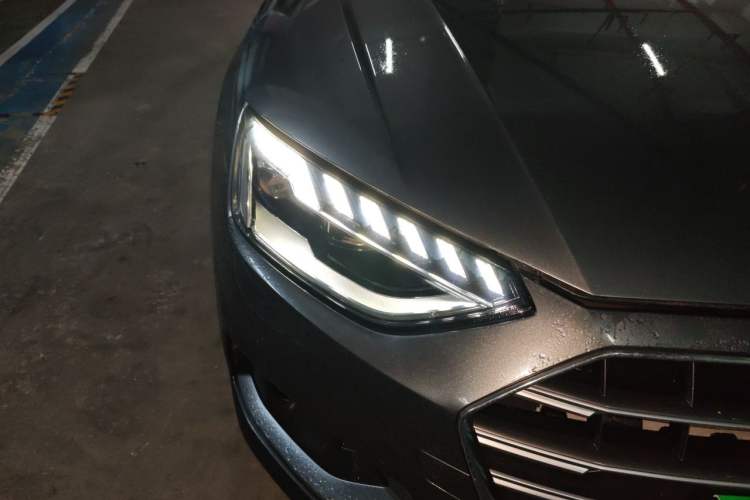 Used Audi A4L 2020 40 TFSI Fashionable and Elegant Model Right Front Headlight