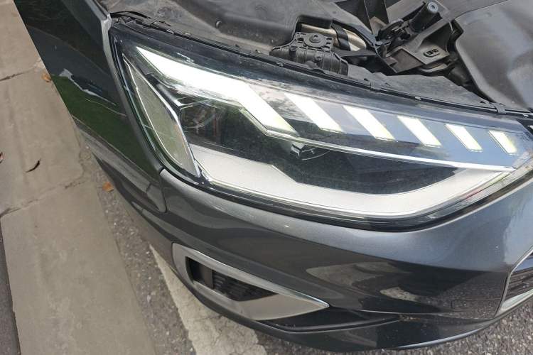 Used Audi A4L 2020 40 TFSI Fashion Dynamic Model Right Front Headlight