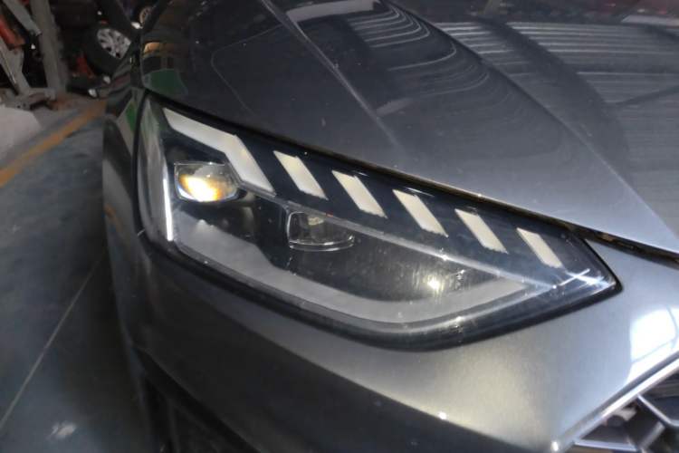 Used Audi A4L 2020 40 TFSI Fashion Dynamic Model Right Front Headlight