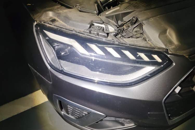 Used Audi A4L 2020 40 TFSI Fashionable and Elegant Model Right Front Headlight