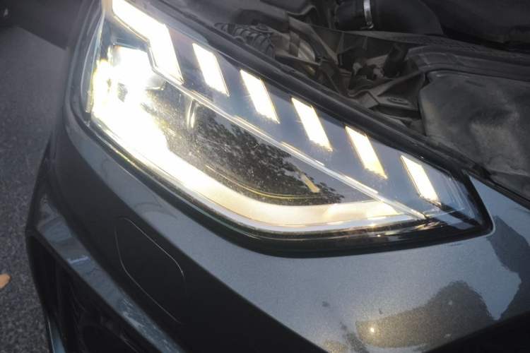 Used Audi A4L 2020 40 TFSI quattro Luxury Dynamic Model Right Front Headlight