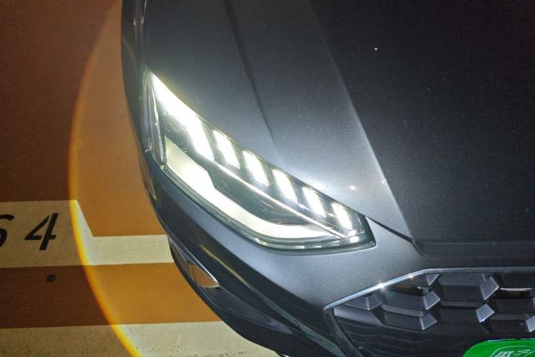 Used Audi A4L 2020 40 TFSI Fashion Dynamic Model Right Front Headlight