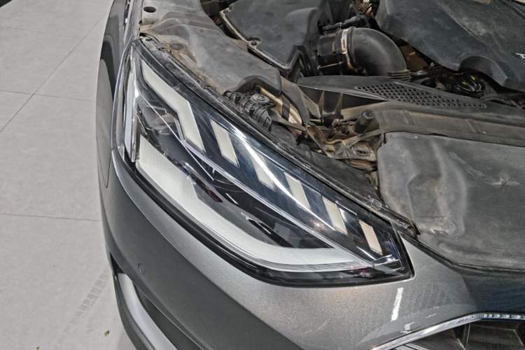 Used Audi A4L 2020 40 TFSI Fashionable and Elegant Model Right Front Headlight