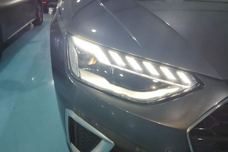 Used Audi A4L 2020 40 TFSI Fashion Dynamic Model Right Front Headlight