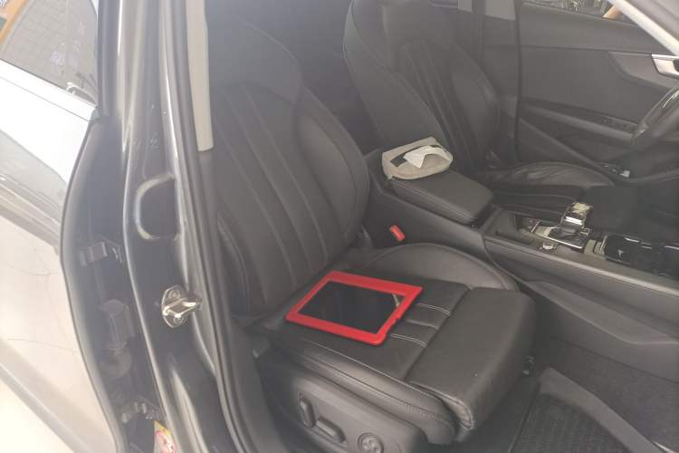 Used Audi A4L 2020 40 TFSI Luxury Dynamic Model Right Front Seat