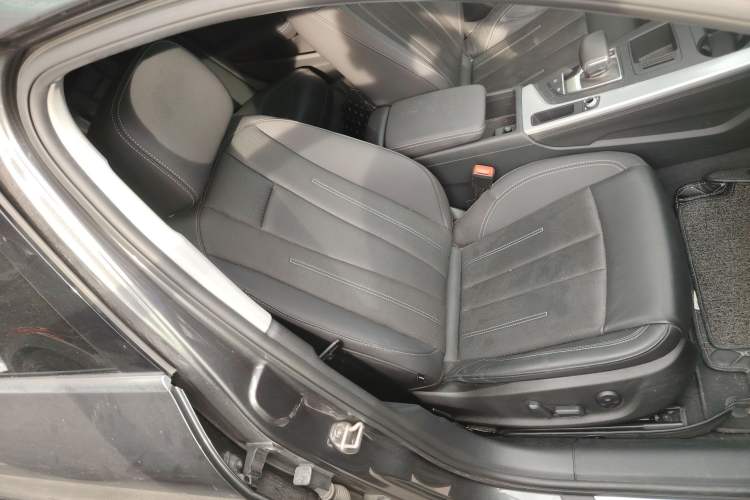 Used Audi A4L 2020 40 TFSI Fashionable and Elegant Model Right Front Seat