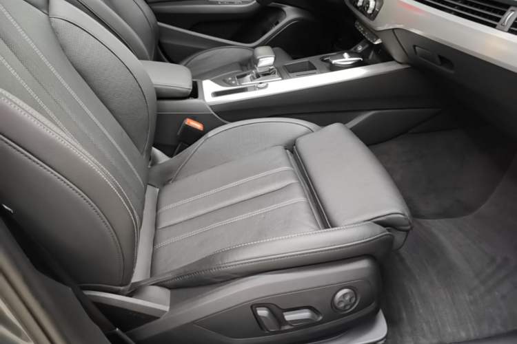 Used Audi A4L 2020 40 TFSI Fashion Dynamic Model Right Front Seat