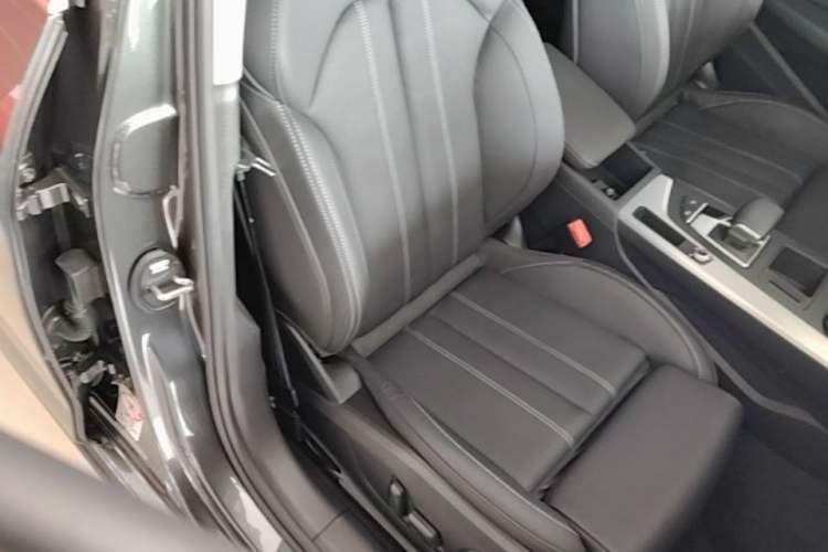Used Audi A4L 2020 40 TFSI Luxury Dynamic Model Right Front Seat