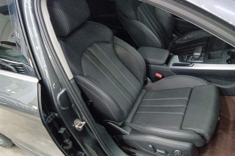 Used Audi A4L 2020 40 TFSI Fashion Dynamic Model Right Front Seat