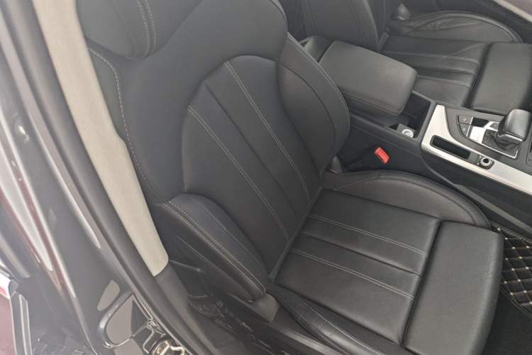 Used Audi A4L 2020 40 TFSI Fashion Dynamic Model Right Front Seat