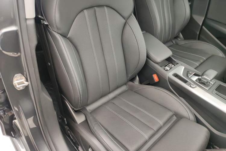 Used Audi A4L 2020 40 TFSI Luxury Dynamic Model Right Front Seat