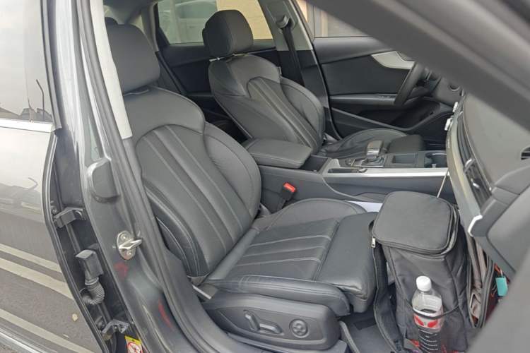 Used Audi A4L 2020 40 TFSI quattro Luxury Dynamic Model Right Front Seat