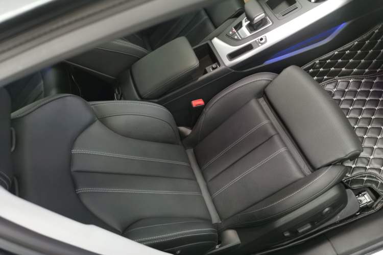 Used Audi A4L 2020 40 TFSI Fashion Dynamic Model Right Front Seat