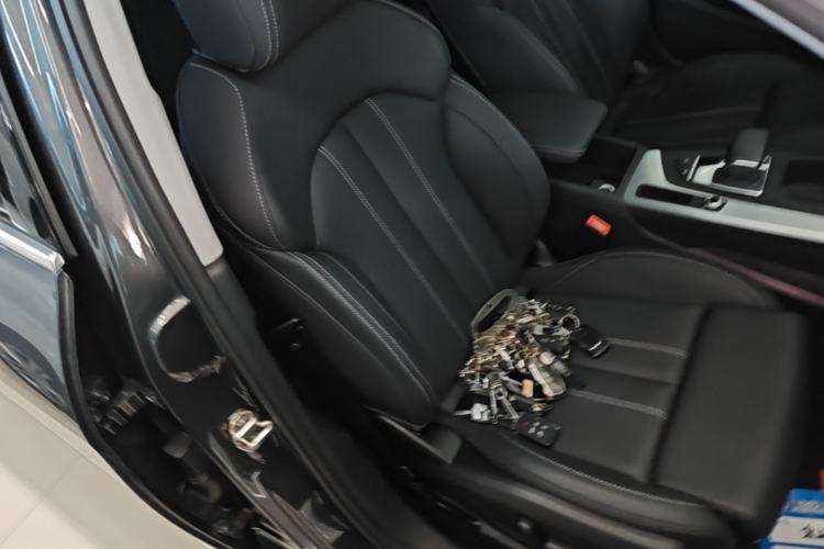Used Audi A4L 2020 40 TFSI Luxury Dynamic Model Right Front Seat