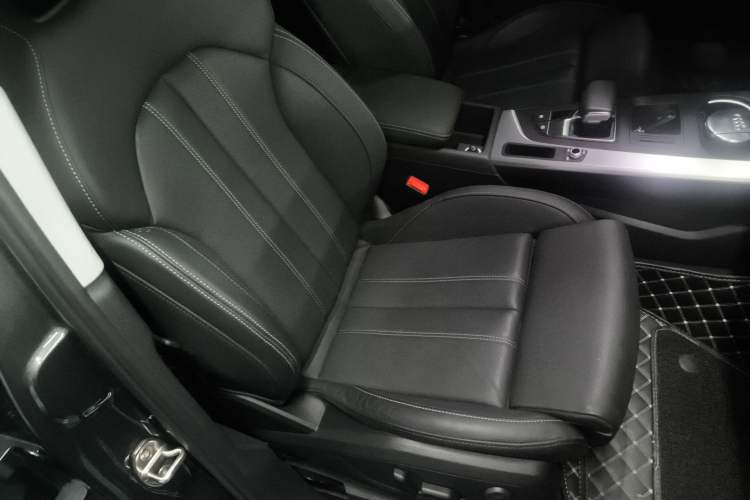 Used Audi A4L 2020 40 TFSI Fashion Dynamic Model Right Front Seat
