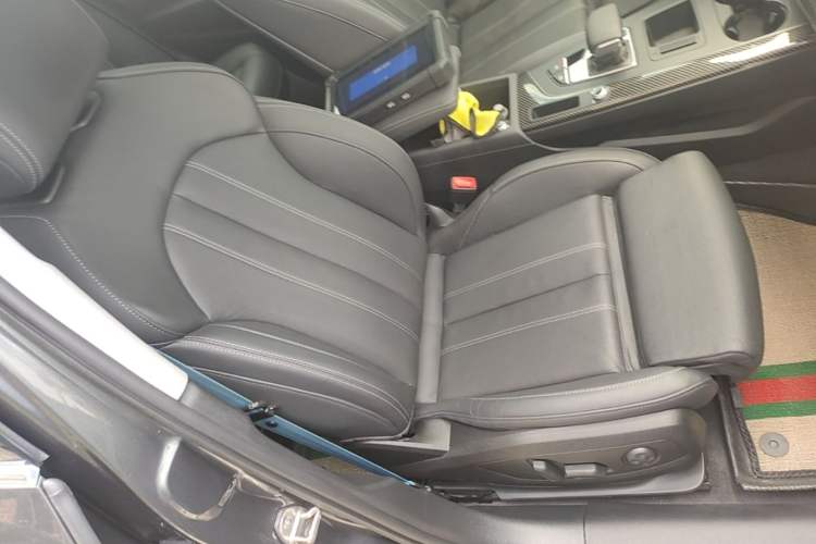 Used Audi A4L 2020 40 TFSI Luxury Dynamic Model Right Front Seat
