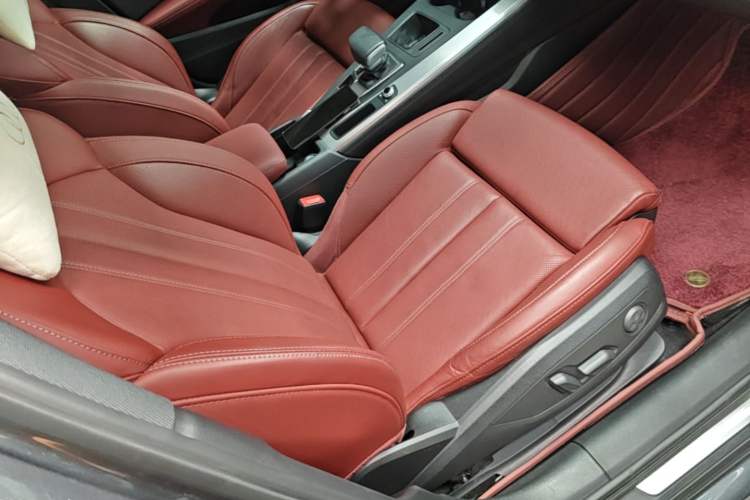 Used Audi A4L 2020 40 TFSI Luxury Dynamic Model Right Front Seat
