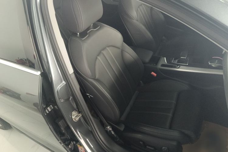 Used Audi A4L 2020 40 TFSI quattro Luxury Dynamic Model Right Front Seat