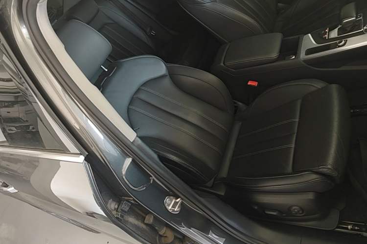 Used Audi A4L 2020 40 TFSI Luxury Dynamic Model Right Front Seat