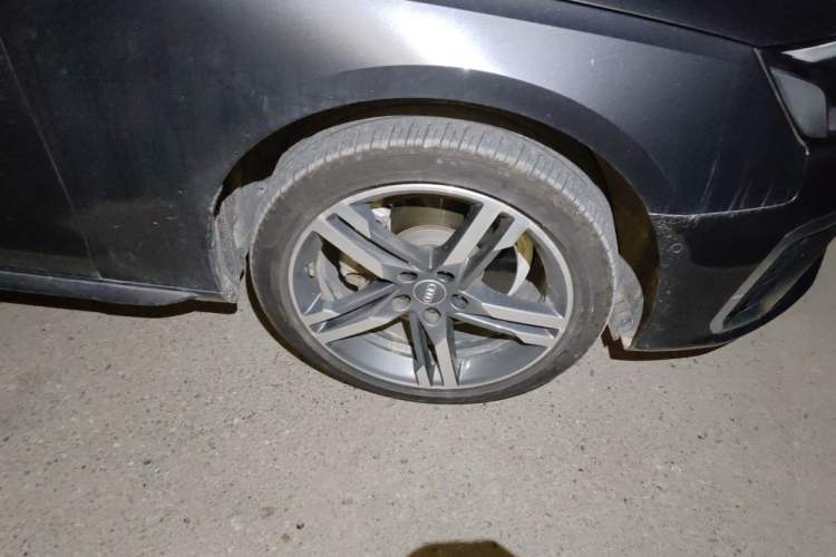 Used Audi A4L 2020 40 TFSI Luxury Dynamic Model Right Front Wheel Hub
