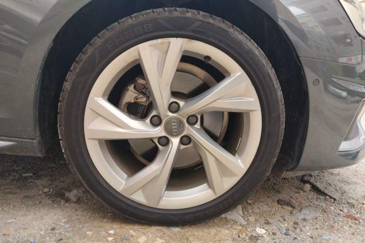 Used Audi A4L 2020 40 TFSI Luxury Prestige Edition Right Front Wheel Hub