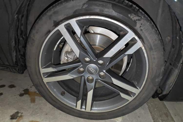 Used Audi A4L 2020 40 TFSI quattro Luxury Dynamic Model Right Front Wheel Hub