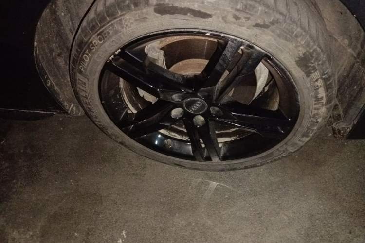 Used Audi A4L 2020 40 TFSI Luxury Dynamic Model Right Front Wheel Hub