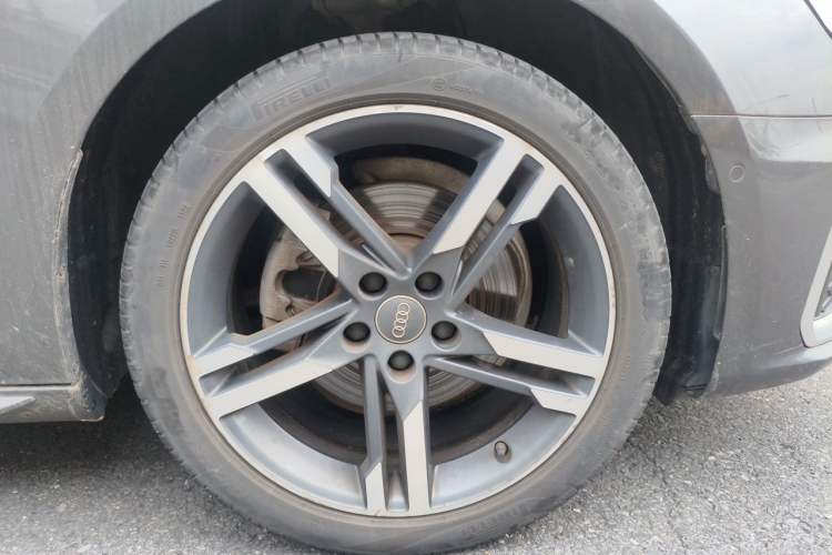 Used Audi A4L 2020 40 TFSI Luxury Dynamic Model Right Front Wheel Hub
