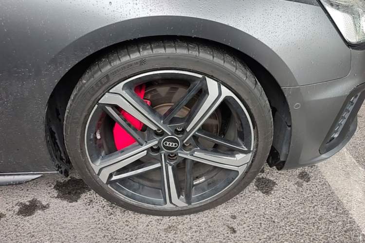 Used Audi A4L 2020 45 TFSI quattro Prestige Dynamic Edition Right Front Wheel Hub