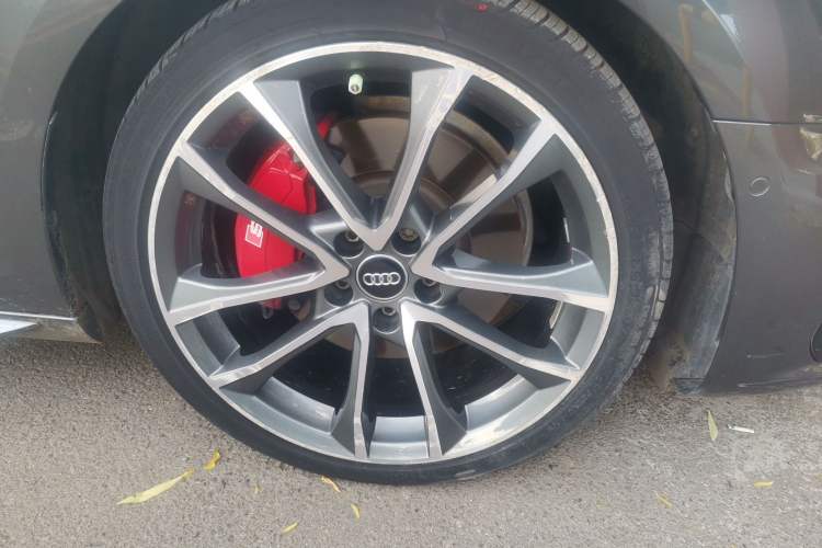 Used Audi A4L 2020 45 TFSI quattro Prestige Elegant Edition Right Front Wheel Hub