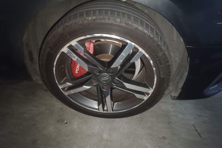 Used Audi A4L 2020 40 TFSI Luxury Dynamic Model Right Front Wheel Hub