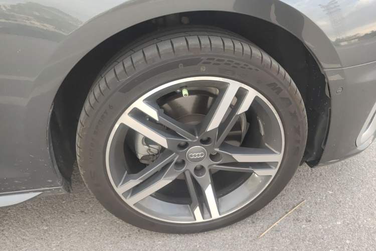 Used Audi A4L 2020 40 TFSI Luxury Dynamic Model Right Front Wheel Hub
