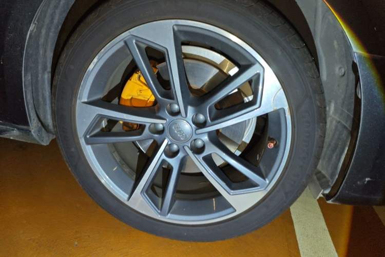 Used Audi A4L 2020 40 TFSI Fashion Dynamic Model Right Front Wheel Hub