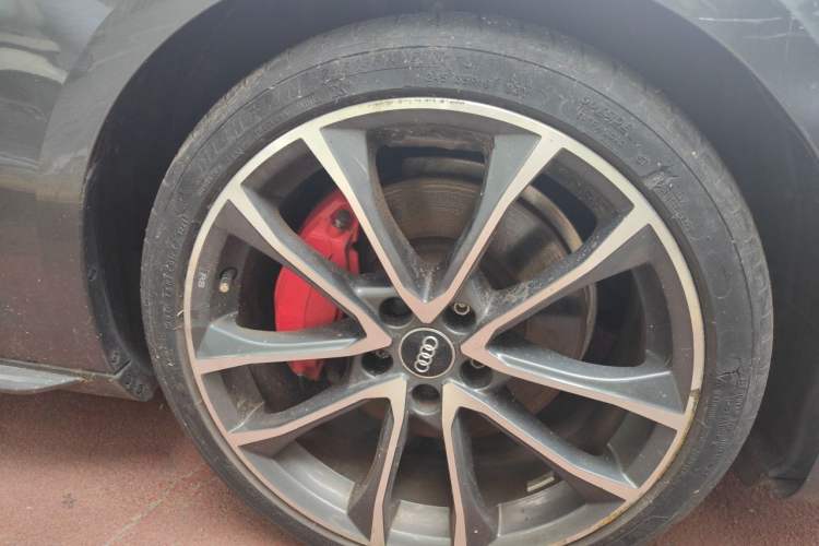 Used Audi A4L 2020 45 TFSI quattro Prestige Dynamic Edition Right Front Wheel Hub